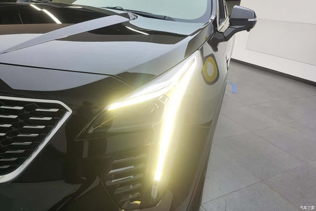 Cadillac XT4, 2022 все фото