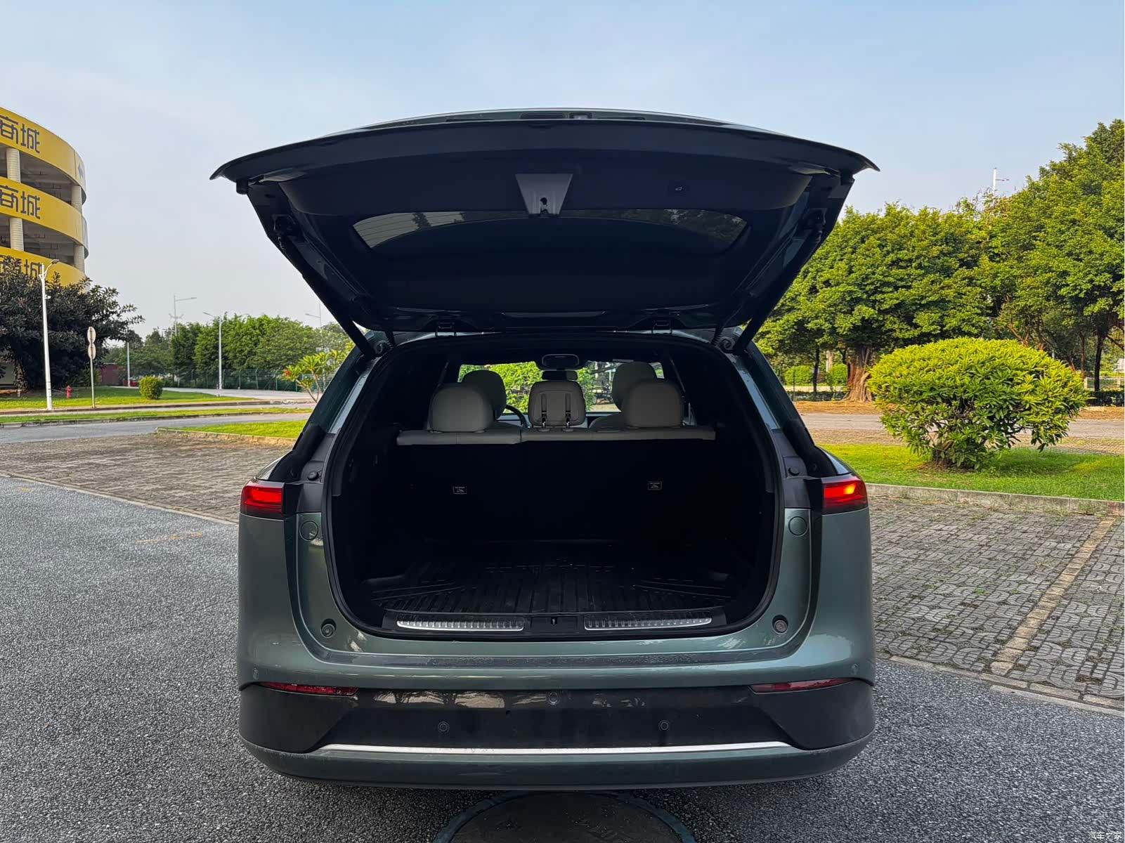 Xpeng G9, 2025 15