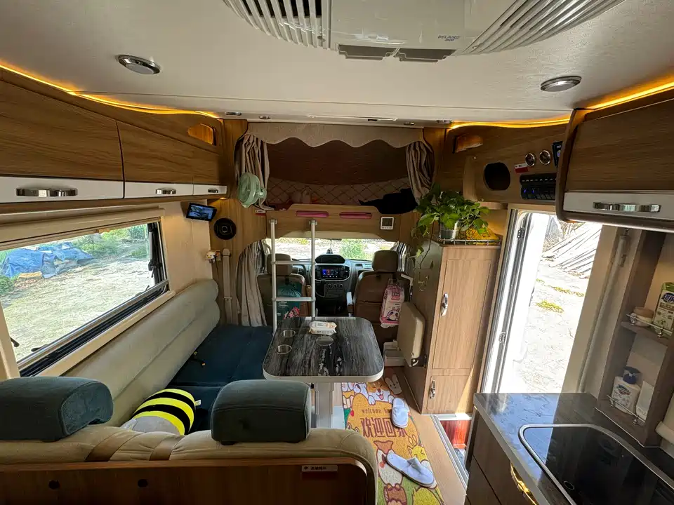 MAXUS V80 motorhome