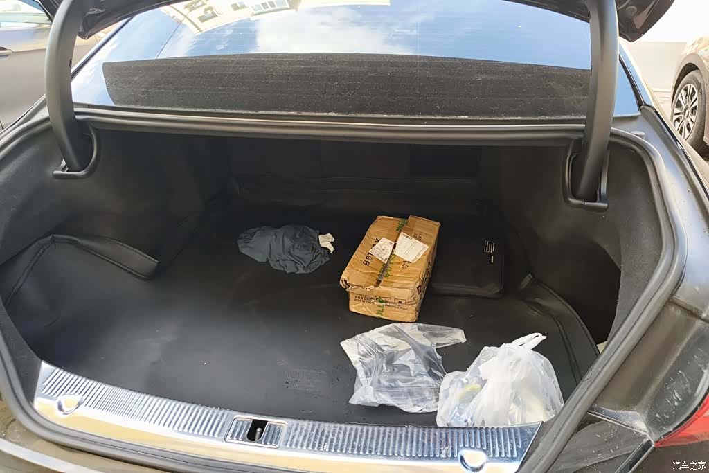Audi A8L, 2015 4