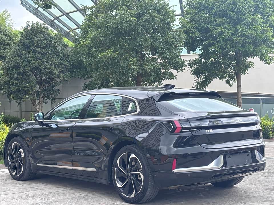 Zeekr 001