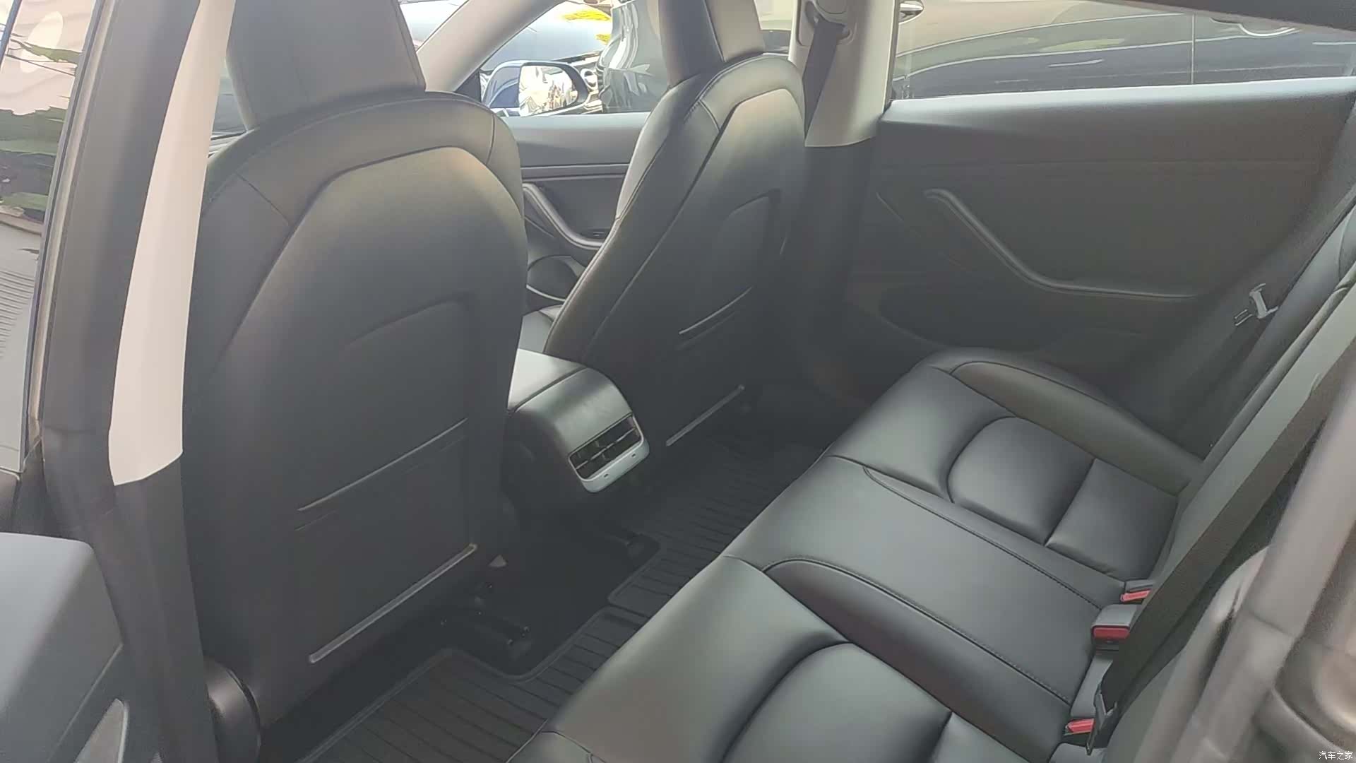 Tesla Model 3, 2020 все фото
