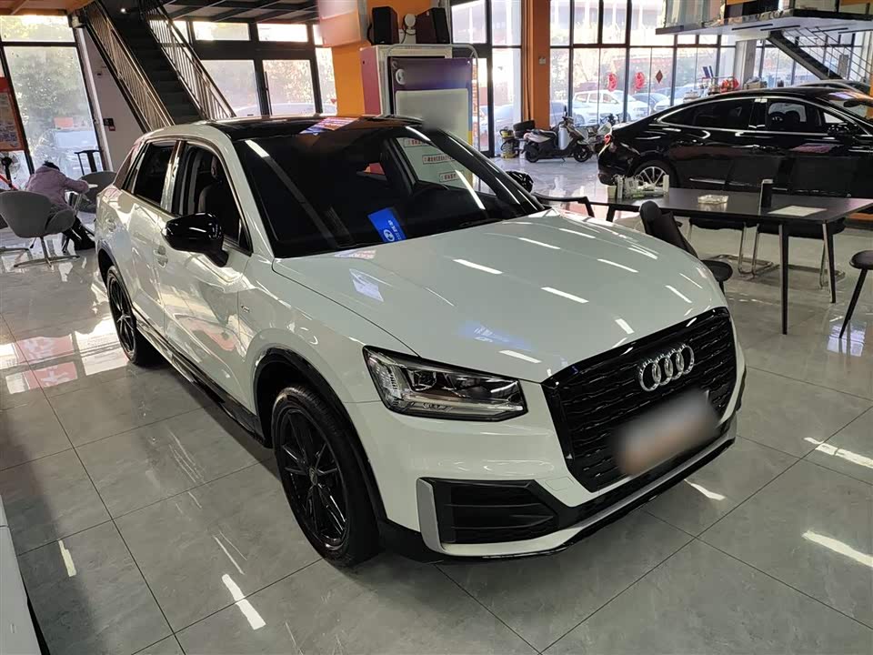 Audi Q2L