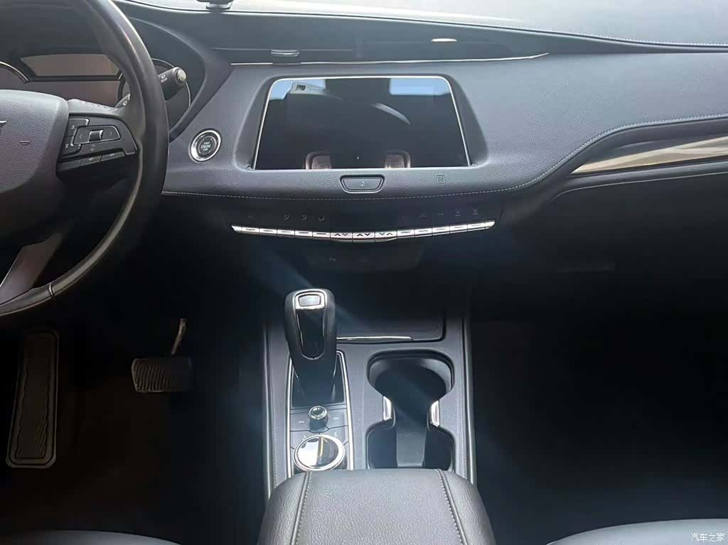 Cadillac XT4, 2019 12