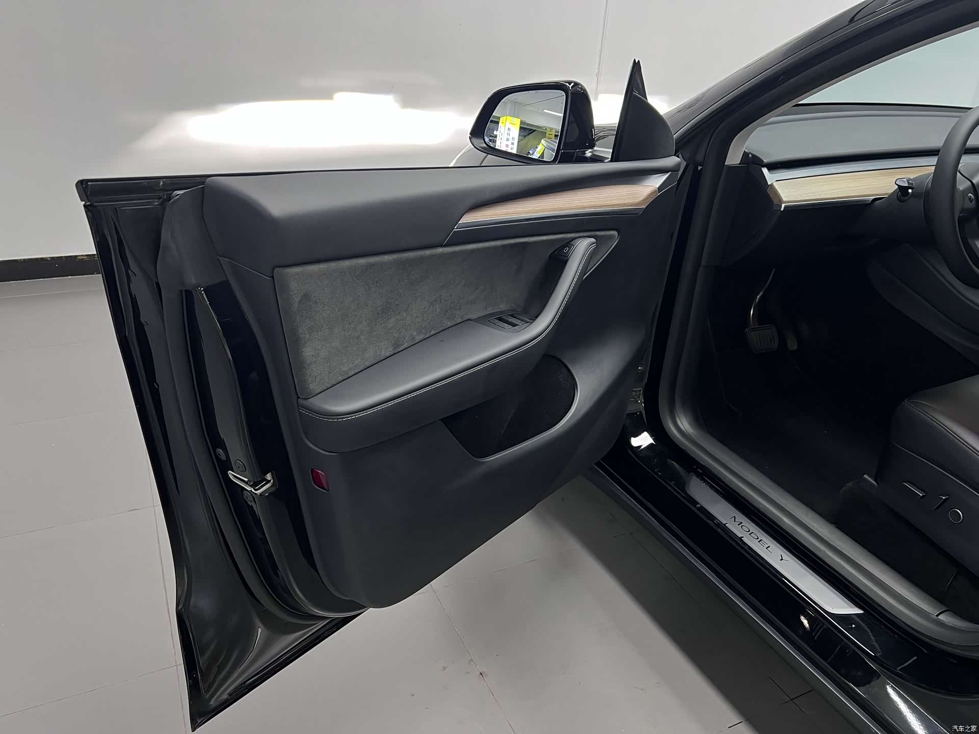 Tesla Model Y, 2022 15