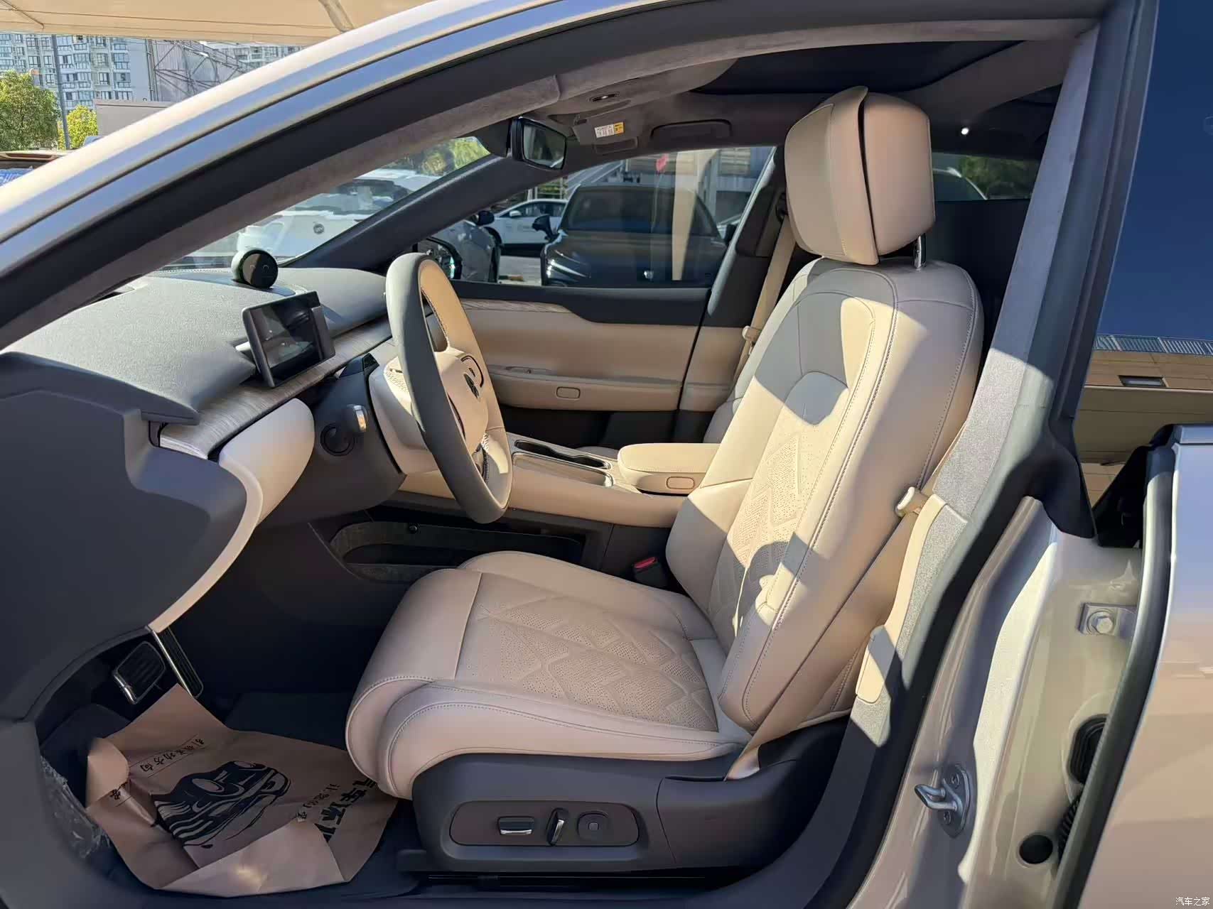 NIO ET7, 2024 все фото
