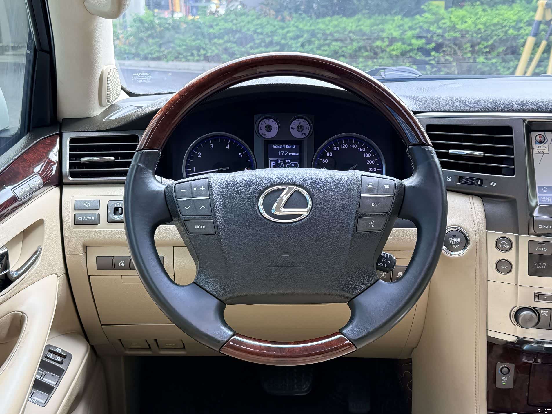 Lexus LX, 2008 10