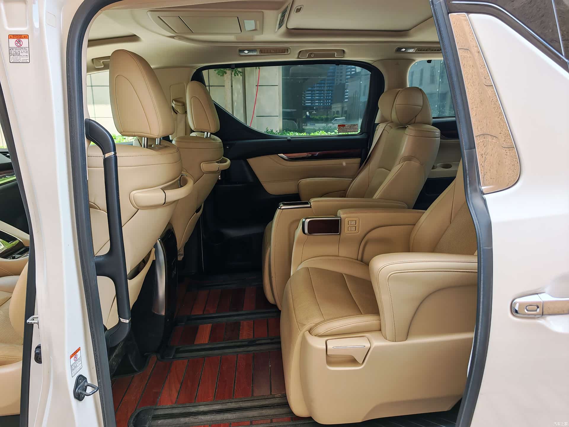 Toyota Alphard, 2016 9
