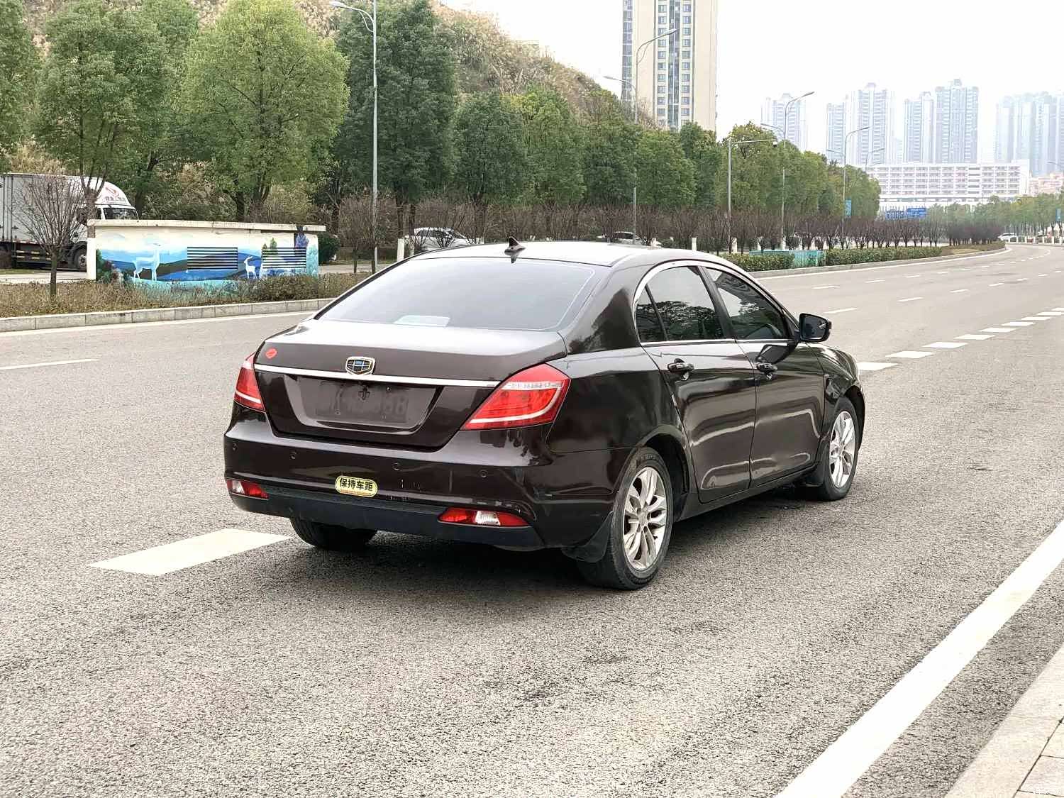Geely Emgrand, 2015 4