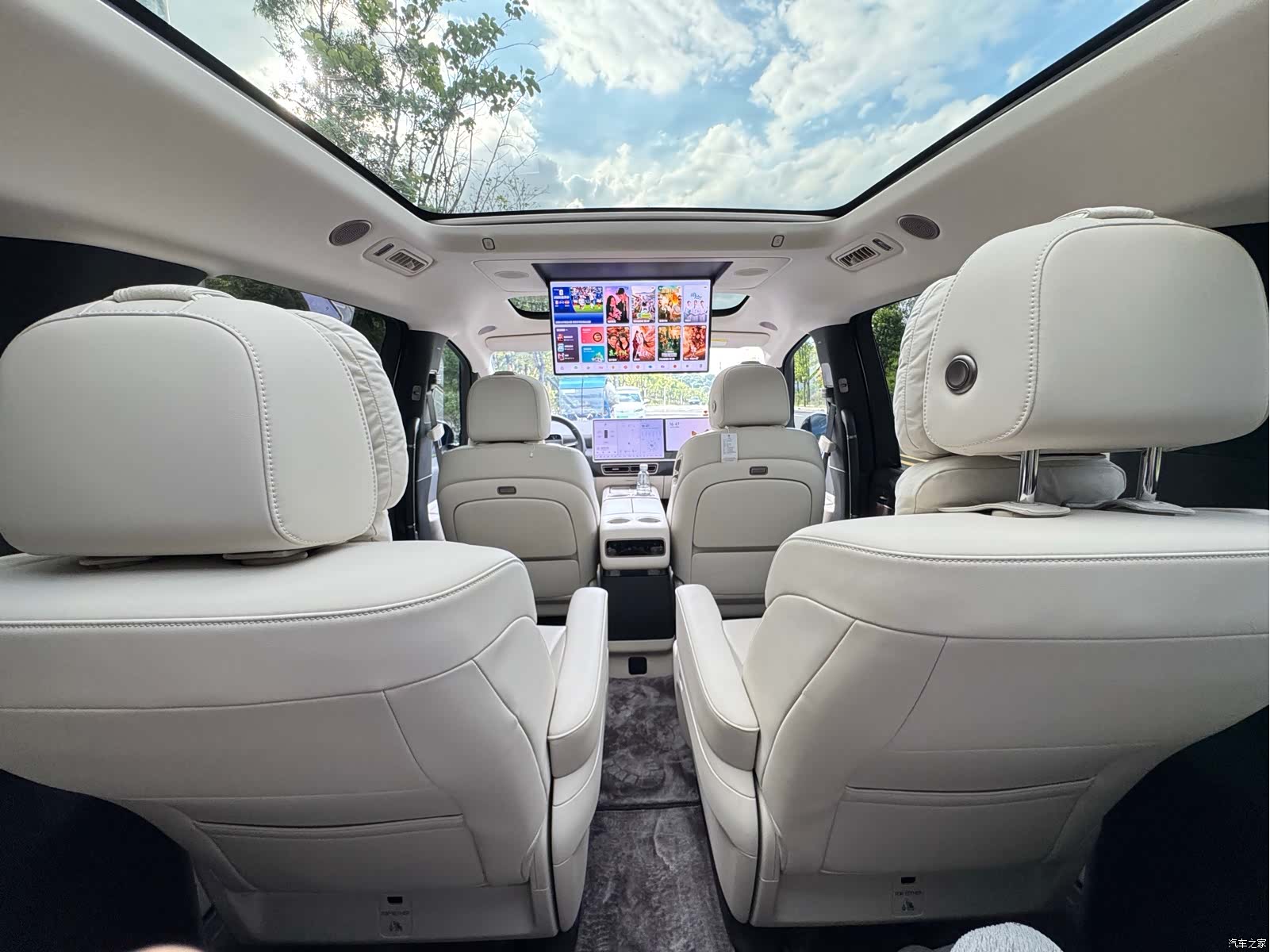 Li Auto MEGA, 2025 15