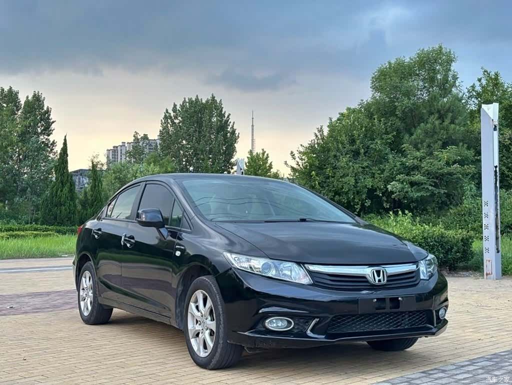 Honda Civic, 2011 3