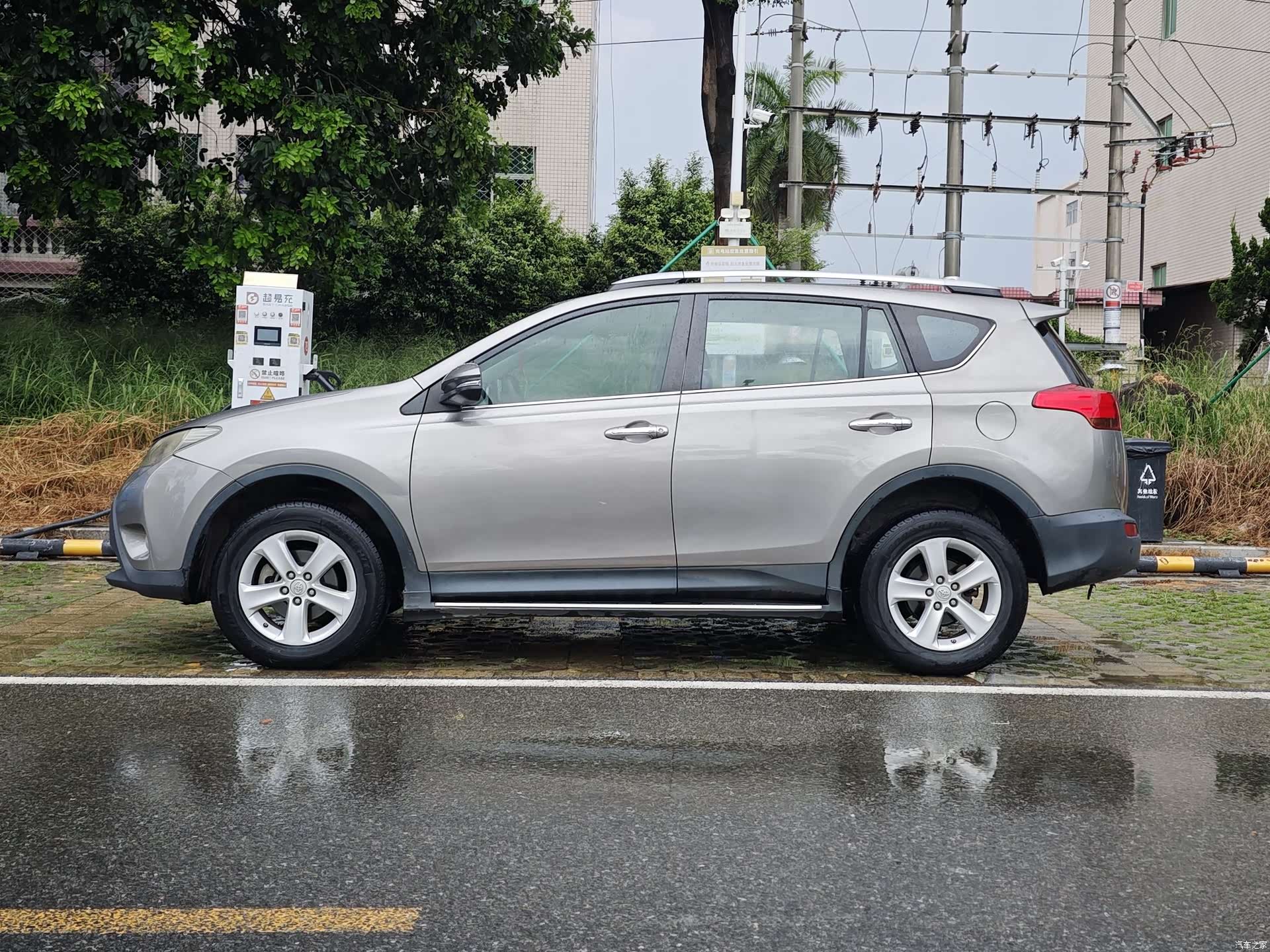 Toyota RAV4, 2013 8
