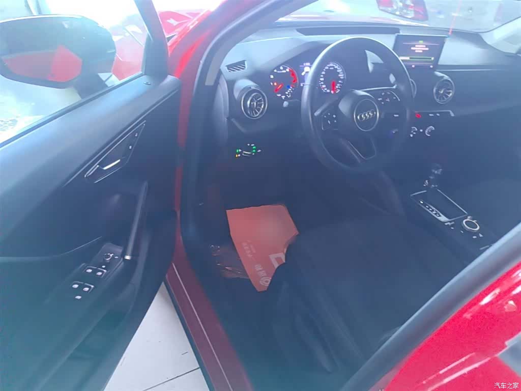 Audi Q2L, 2019 16