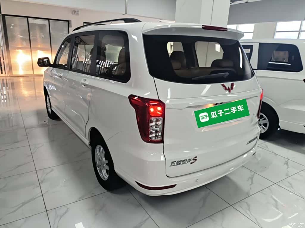 Wuling Hongguang, 2019 все фото