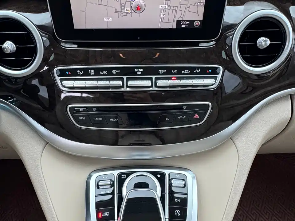 Mercedes-Benz V-class