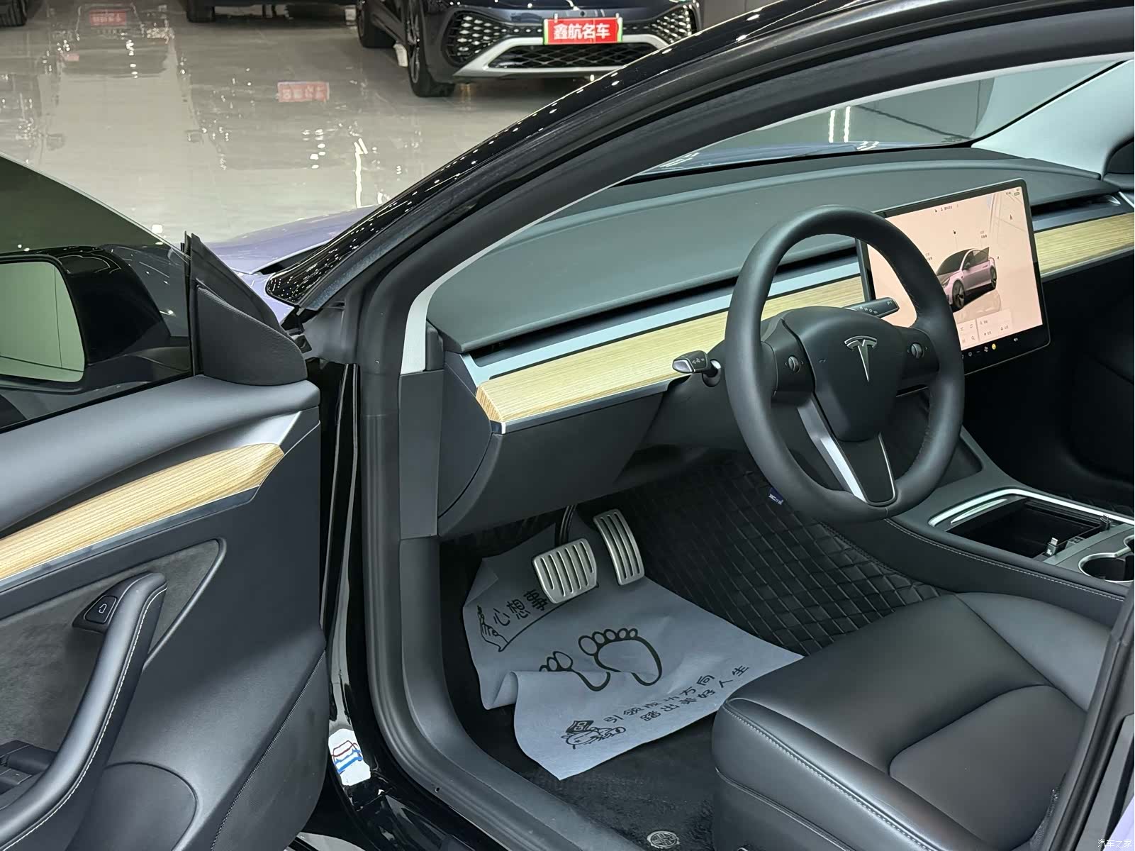 Tesla Model 3, 2023 4