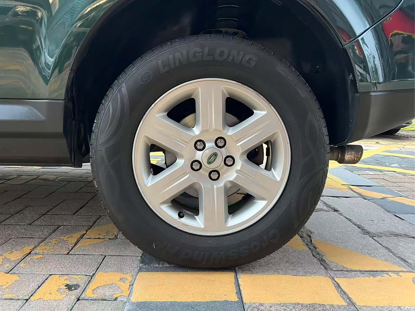 Land Rover i6, 2010 13