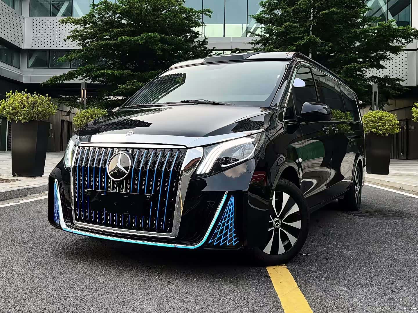 Mercedes-Benz 7, 2020 23