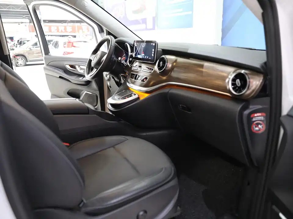 Mercedes-Benz V-class