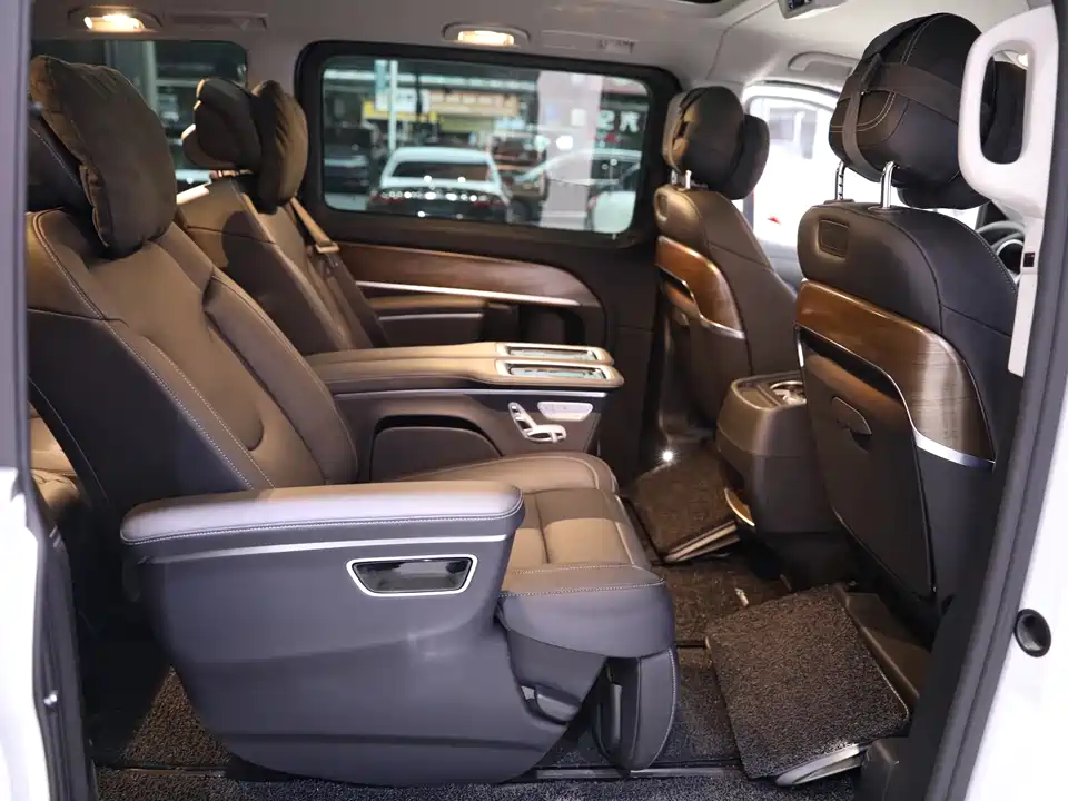 Mercedes-Benz V-class