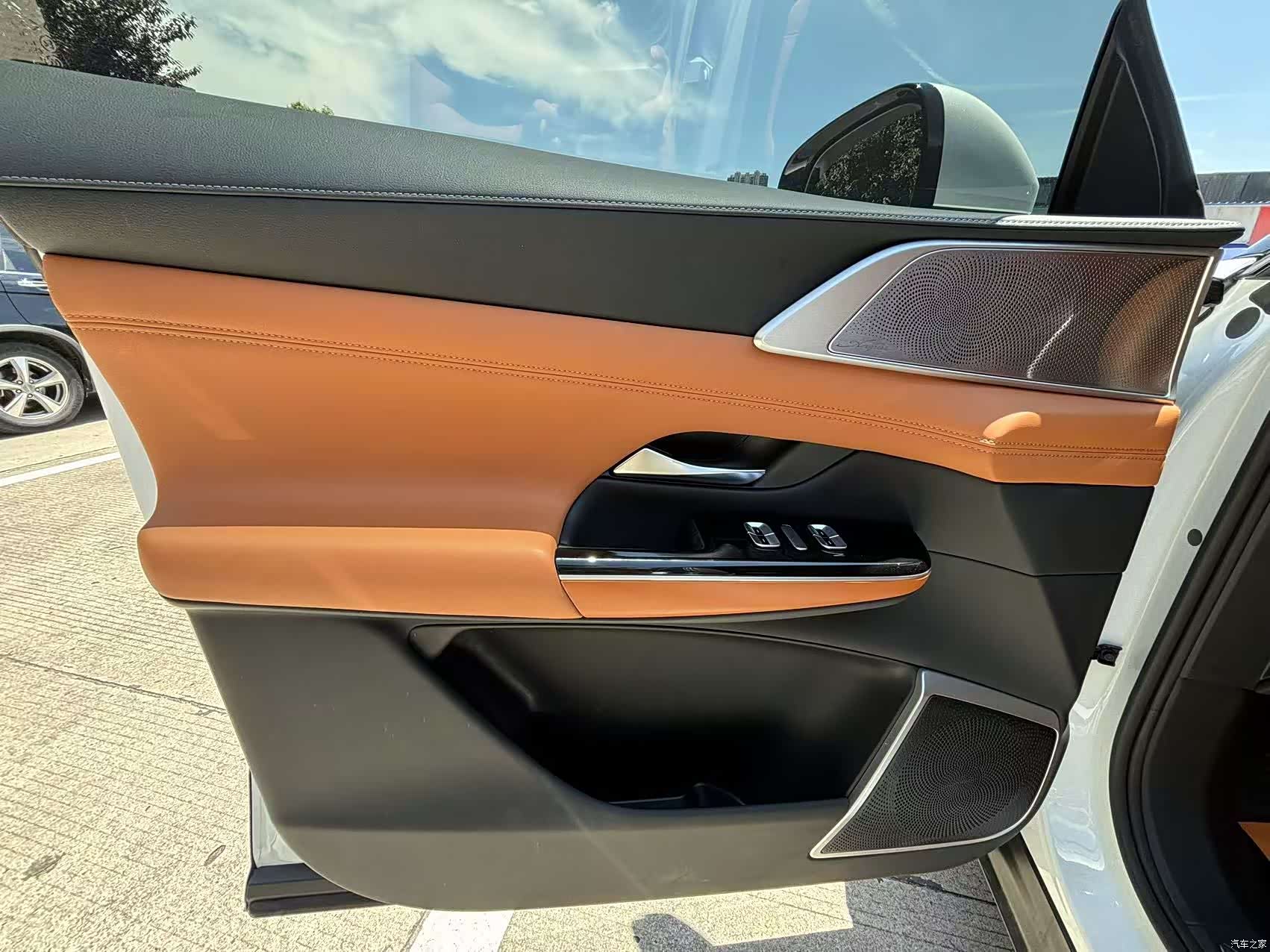 Xpeng G9, 2025 10