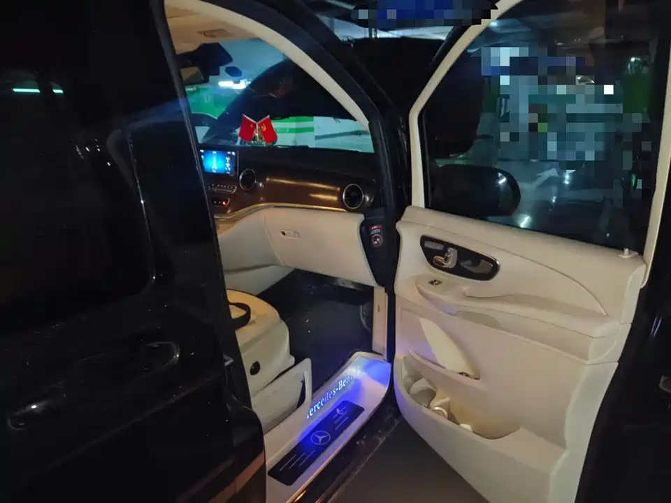 Mercedes-Benz V-class