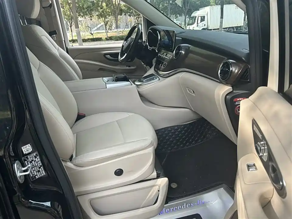 Mercedes-Benz V-class