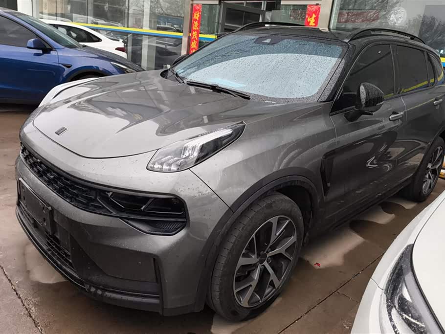 Lynk & Co 01