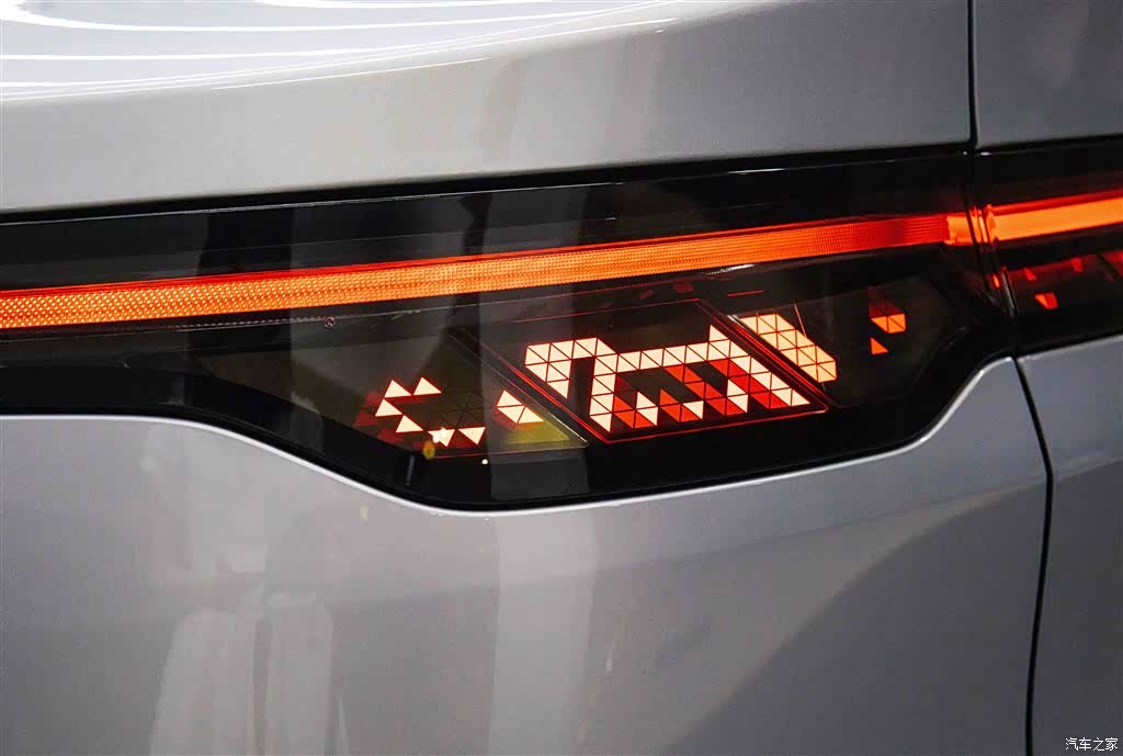 Nissan N7, 2025 10