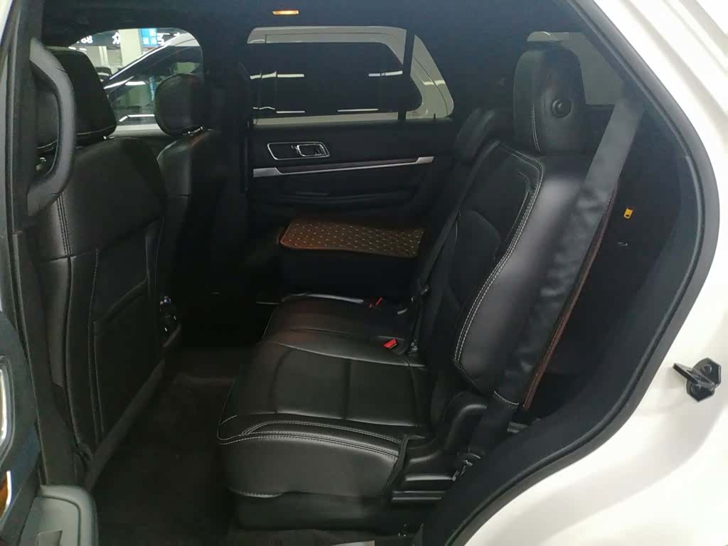Ford Explorer, 2017 16