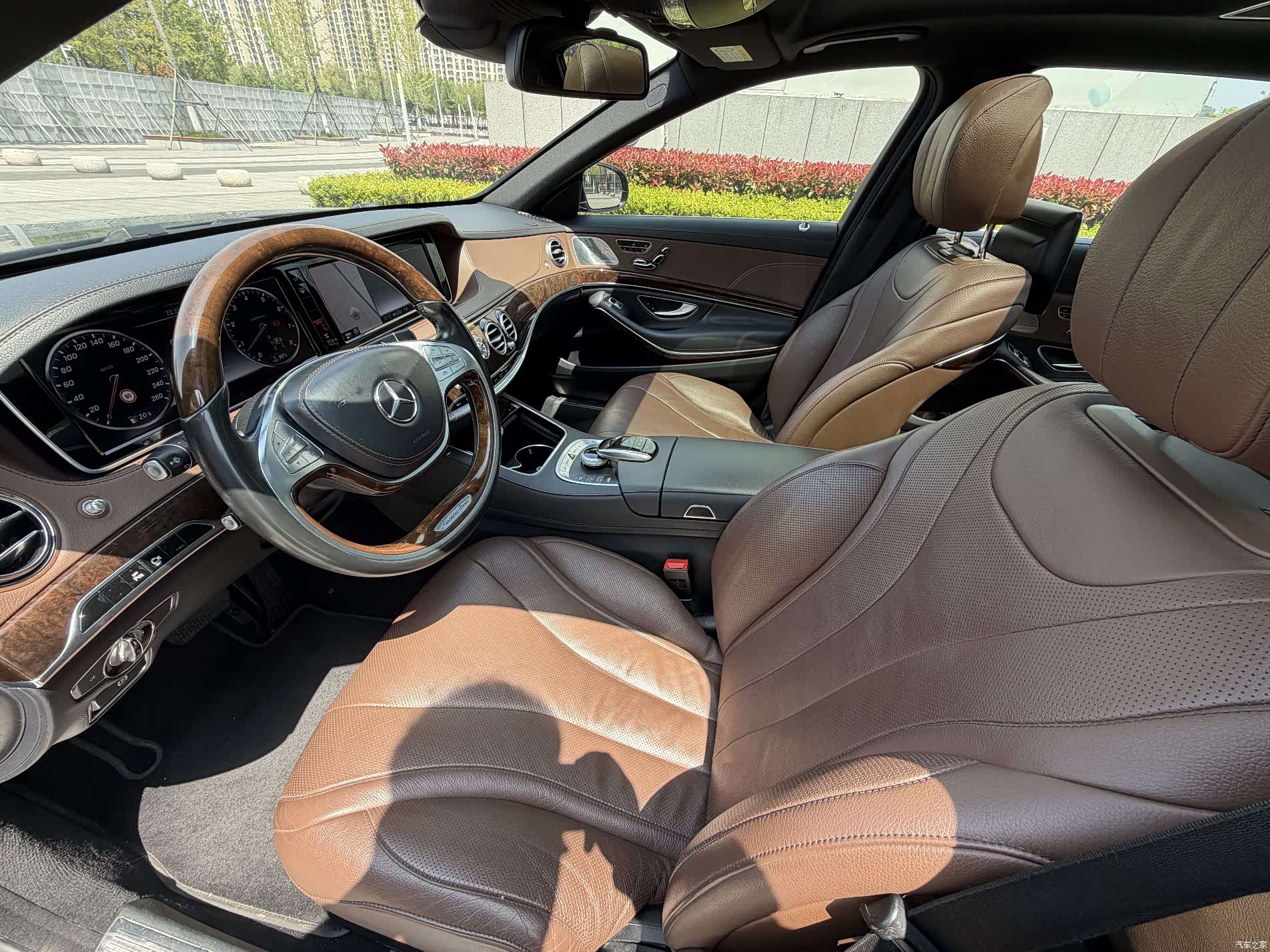 Maybach S-Class, 2015 3