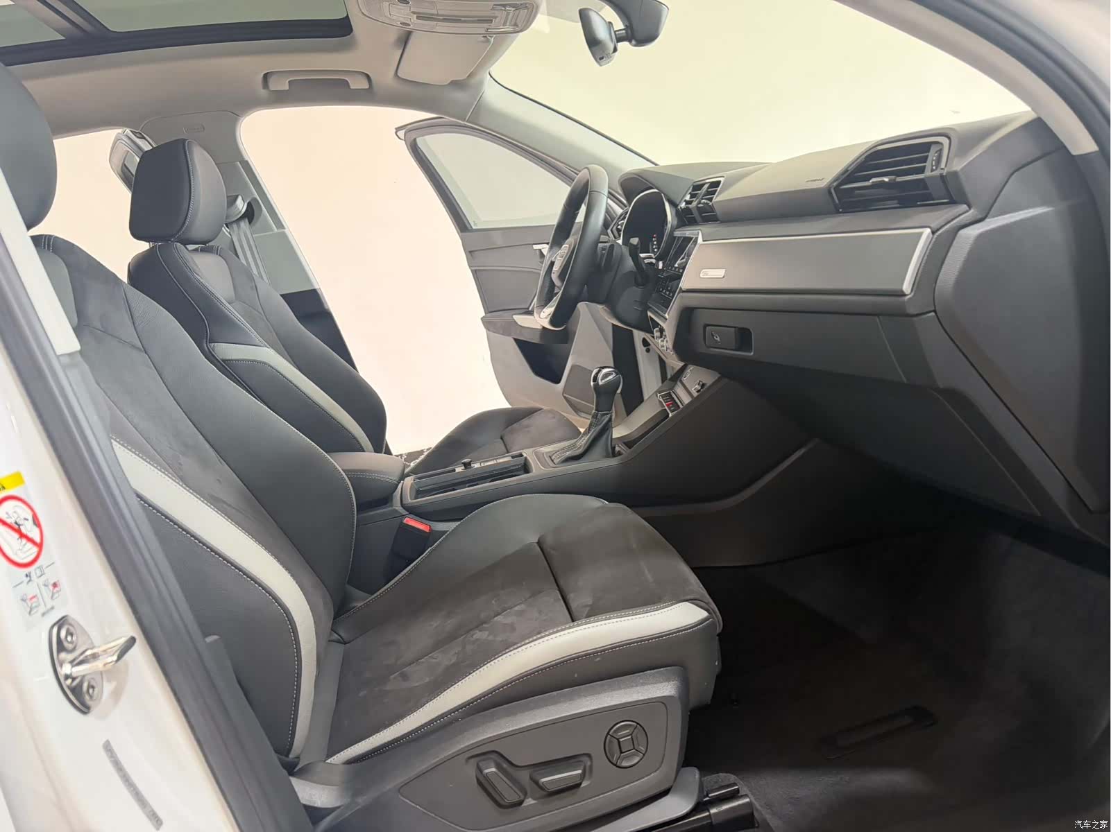 Audi Q3, 2023 10