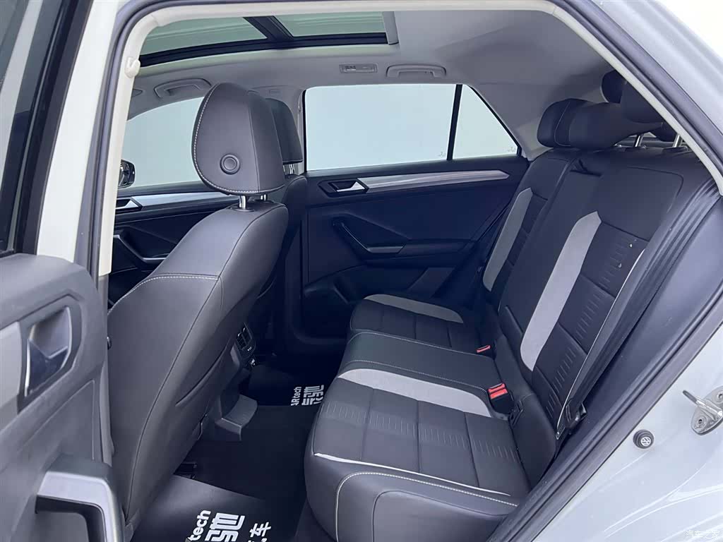 Volkswagen T-ROC, 2022 13