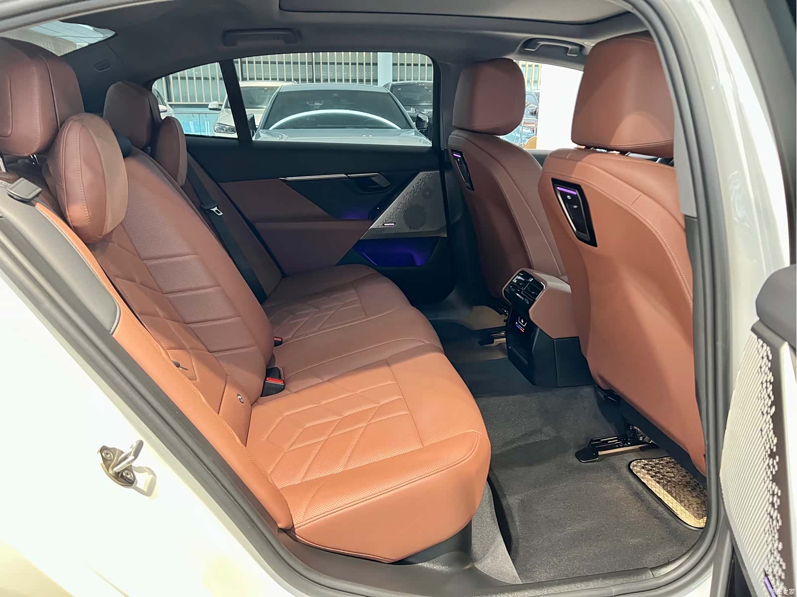 BMW 5 Series, 2024 15