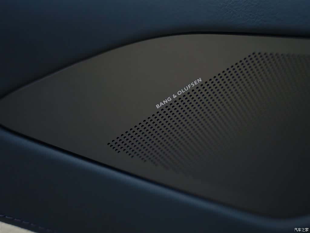 Aston Martin Rapide, 2011 27