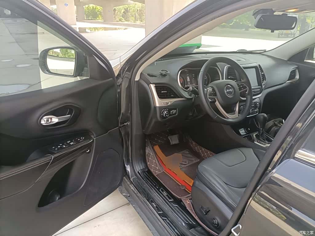 Jeep Cherokee, 2017 16
