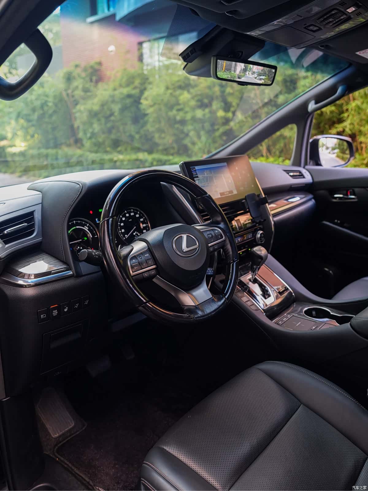 Lexus LM, 2021 8