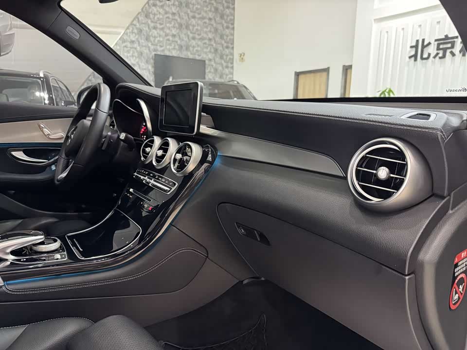 Mercedes-Benz GLC Mercedes-Benz GLC
