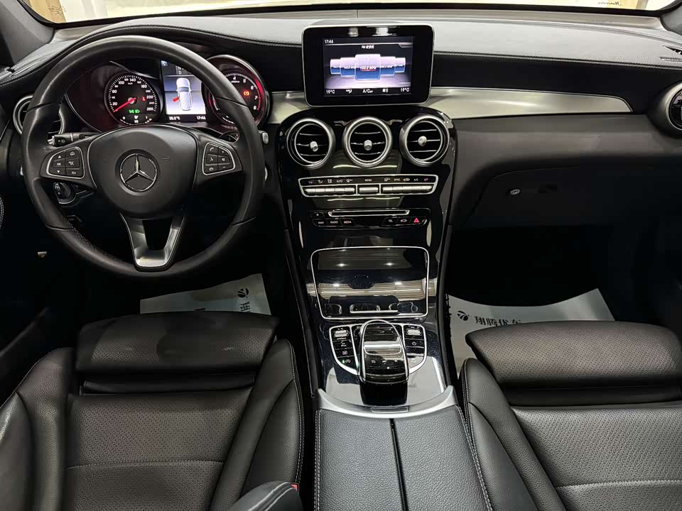 Mercedes-Benz GLC Mercedes-Benz GLC