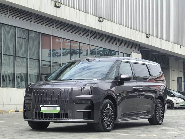 Zeekr 009 2024 мест 108kWh