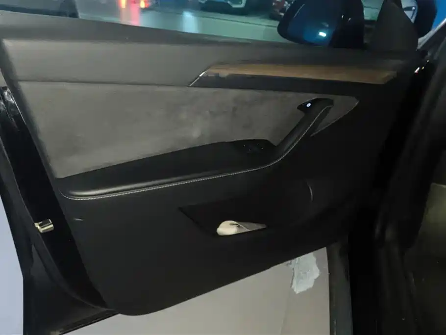 Tesla Model Y Tesla Model Y