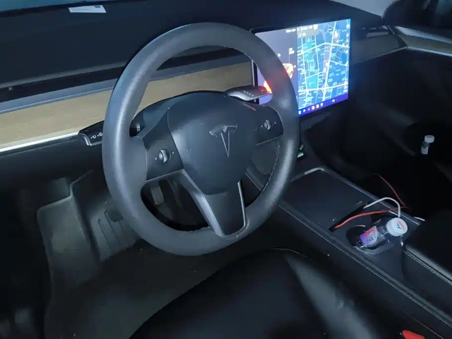 Tesla Model Y Tesla Model Y