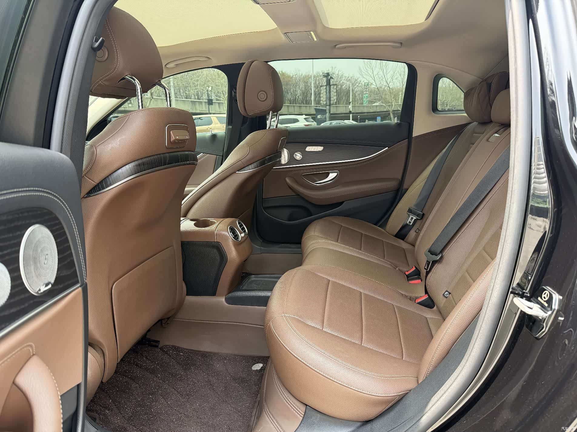 Mercedes-Benz E-Class, 2019 8