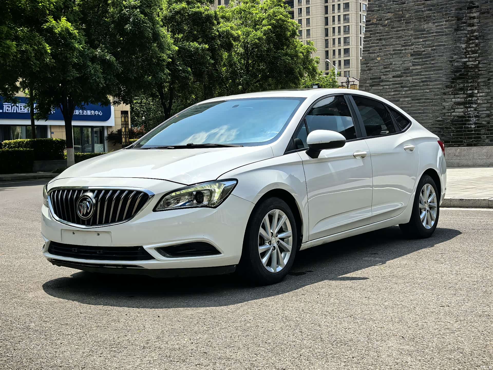 Buick Verano, 2016 1