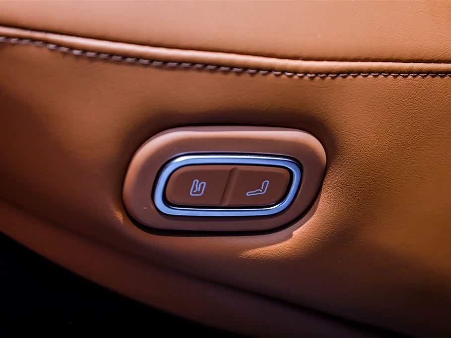 AITO Ask the world M9