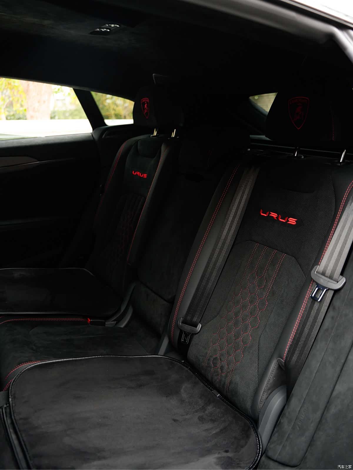 Lamborghini Urus, 2023 18