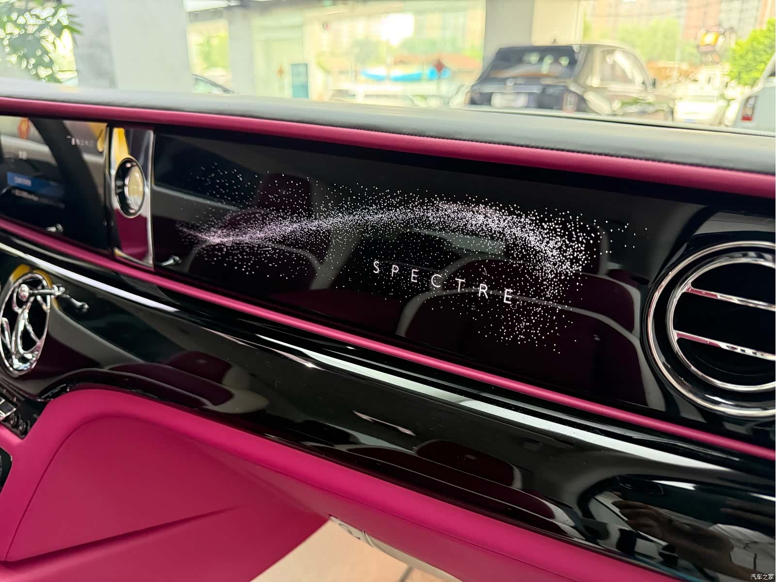 Rolls-Royce Spectre, 2026 14