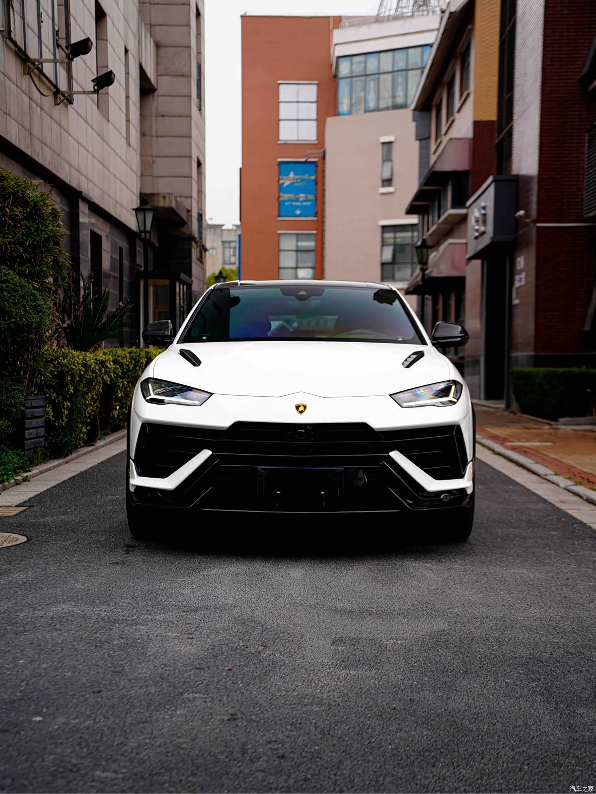 Lamborghini Urus, 2023 2