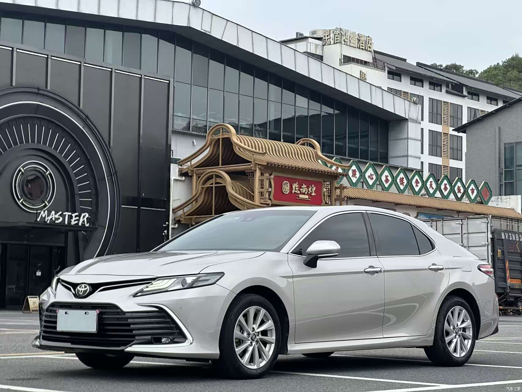 Toyota Camry, 2021 1