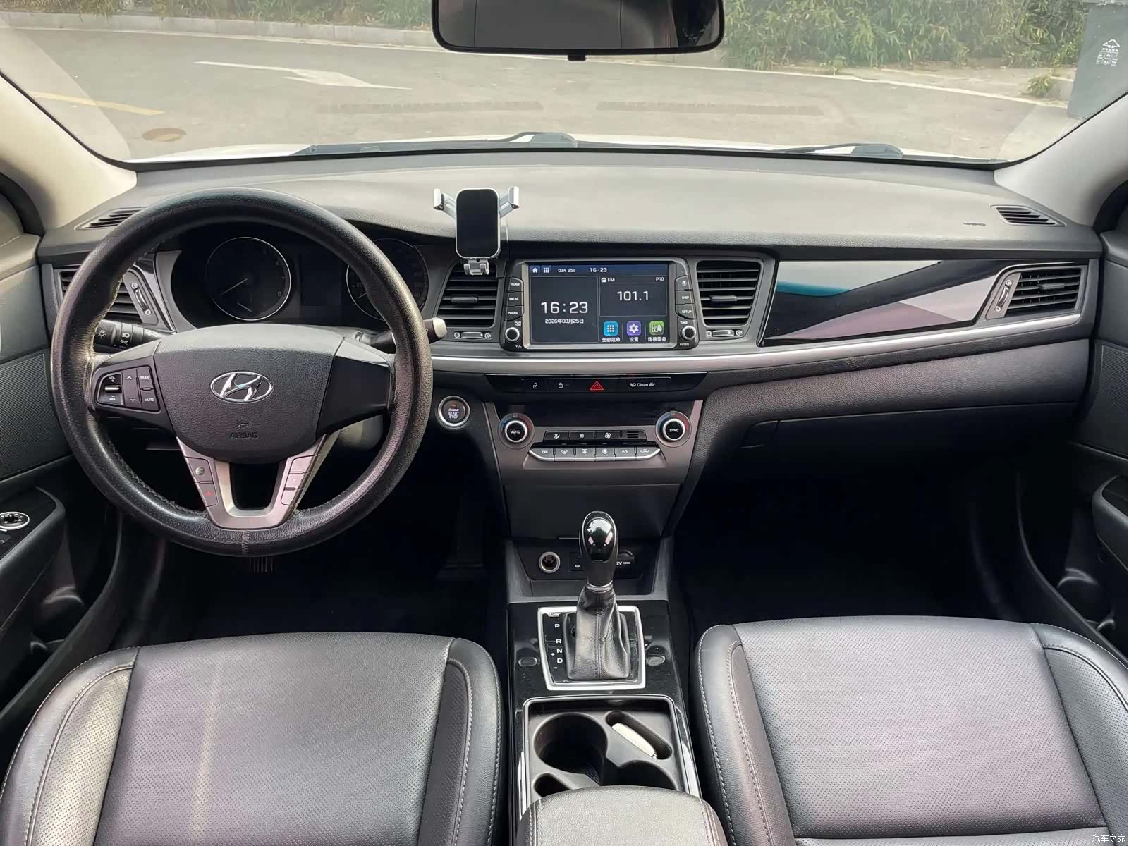 Hyundai DLX, 2016 8